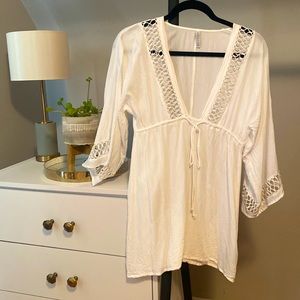 2/15$ La Vie en Rose White Beach Cover